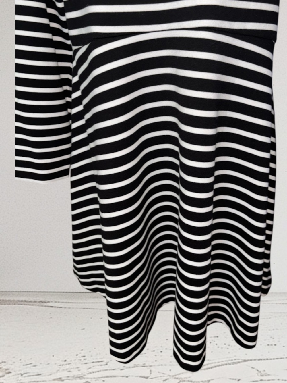 Old Navy Black & White Striped Fit&Flare Dress, P2P:23.5”, L:39.5” - Picture 3 of 9